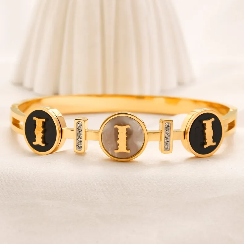 bracelet en or femmes bijoux bijoux de luxe bracelet trèfle bracelets de créateurs pour femmes accessoires de charme dhgate diamant femme bracelets minces cadeau plaqué or 18 carats