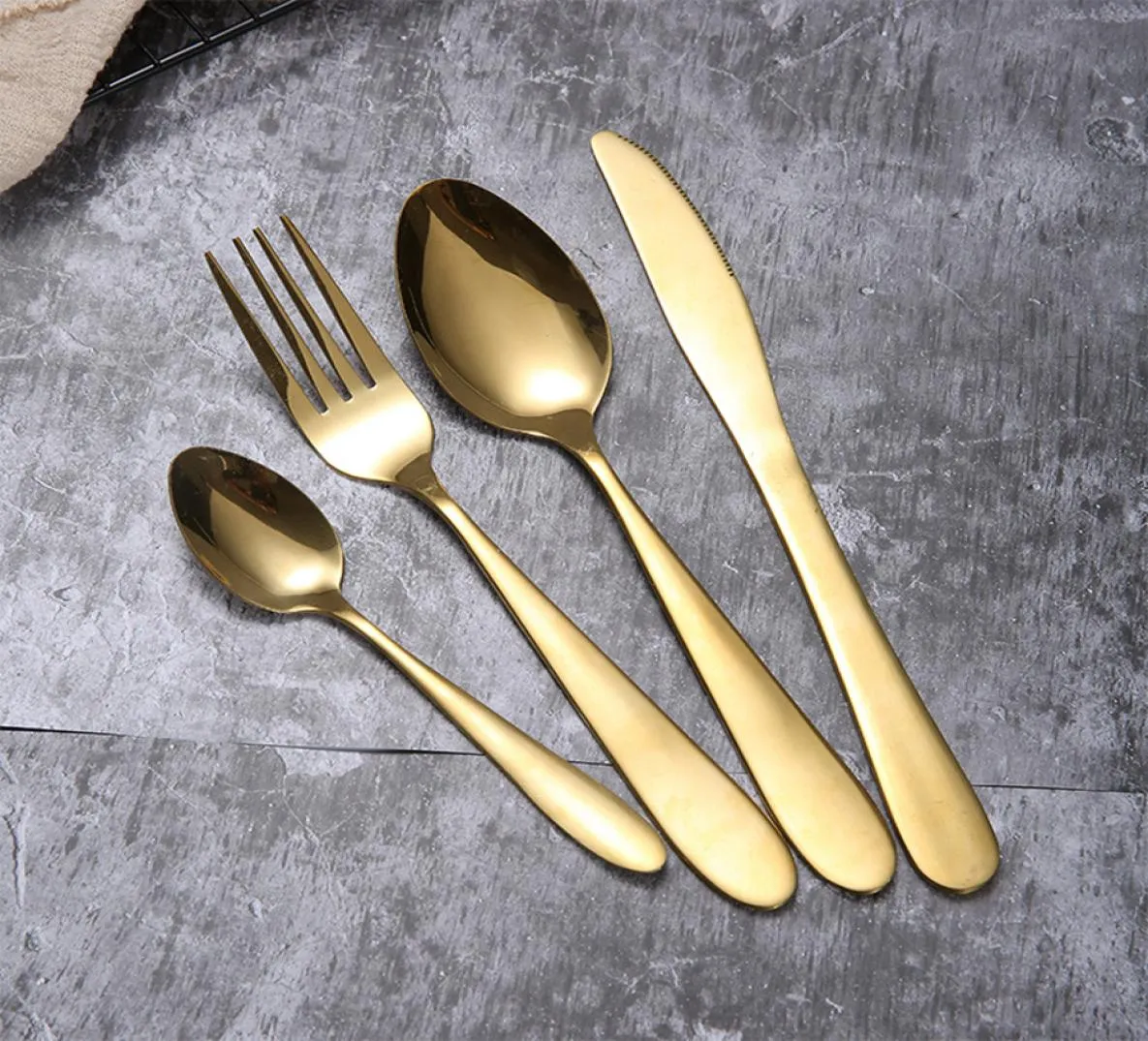 4 pzset Set di stoviglie Posate in oro Cucchiaio Forchetta Coltello Cucchiaini da tè Oro opaco Acciaio inossidabile Alimentare Argenteria RRA283375997049