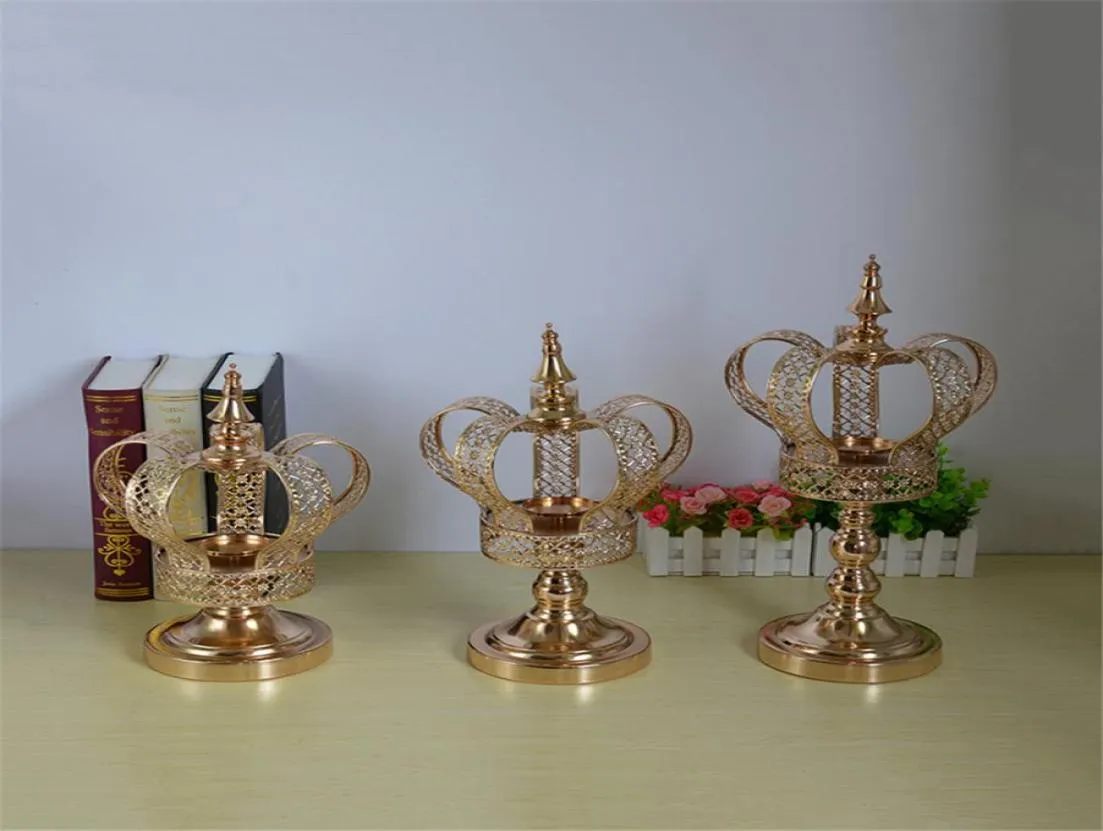 Portacandele Portacandele in metallo Candelabri dorati Stand per matrimoni alla moda Tavolo squisito per candelieri Decorazioni per la casa di Natale7981816