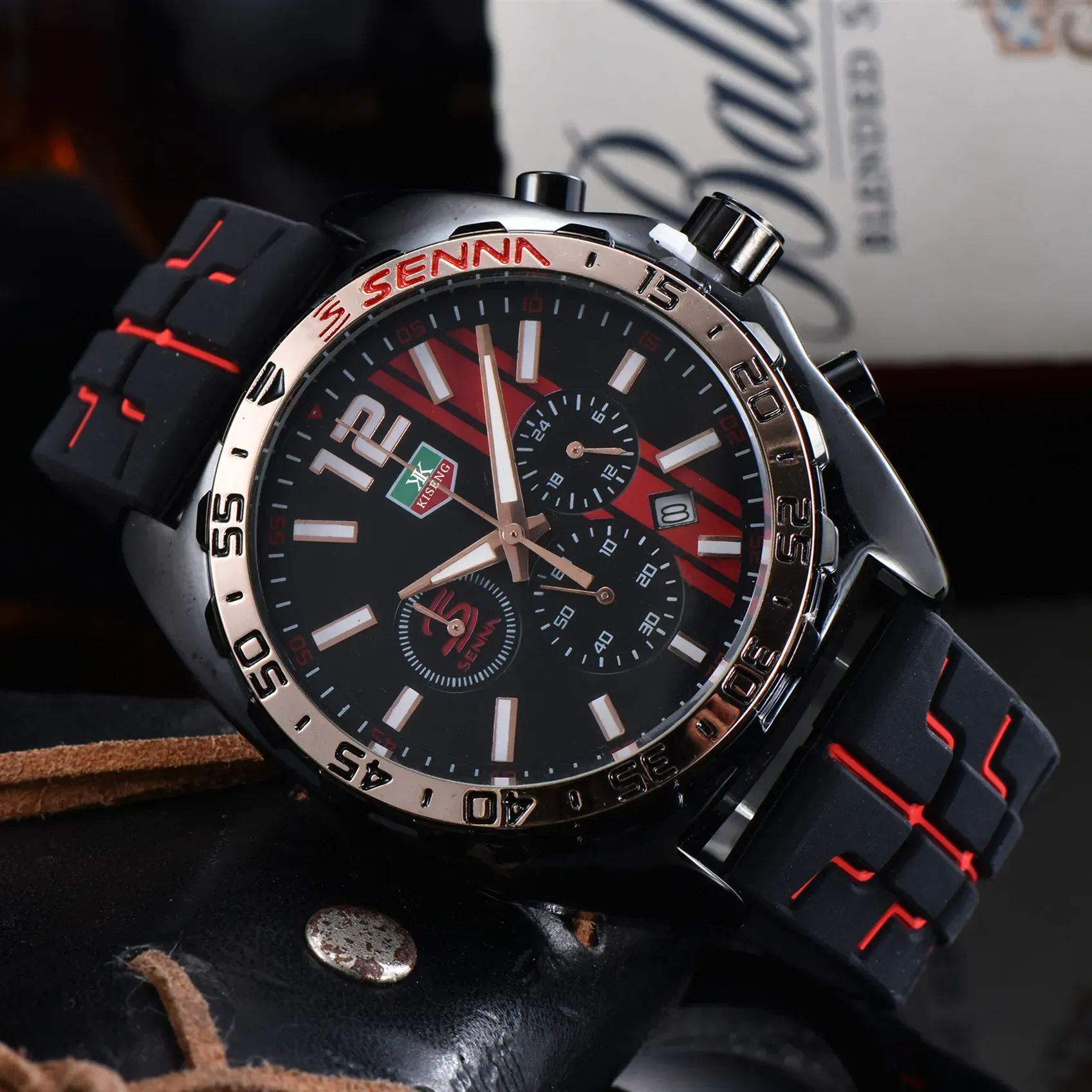 عالي الجودة العلامة التجارية الجديدة F1 سلسلة سباق الفاخرة Mens Quartz Movement Watch Sports Silicone Strap Super Luminous Waterproof Automatic Designer Watches Three-Eye