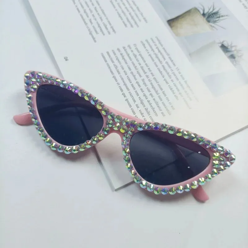 Europe and America Cross Border for Women with Diamonds Cats' Eye Sunglasses Affordable Luxury Fashion Party Gathering Glasses S 240108