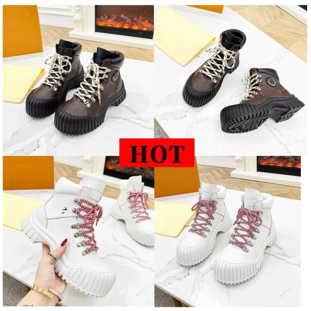 2024 Ruby Flat Ranger Boots Boots Women Leather Sneakers recided الخارجي السميك السميك F eley Pres