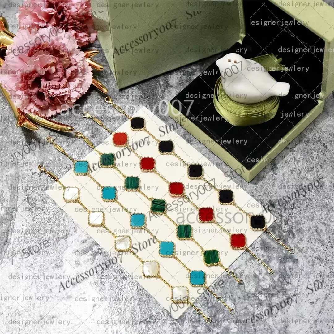 Designer de jóias pulseira de alta qualidade elegante luxo pulseiras de dama de honra prata branco verde vermelho preto 4 cores na moda tiktok estética diamante trevo pulseiras