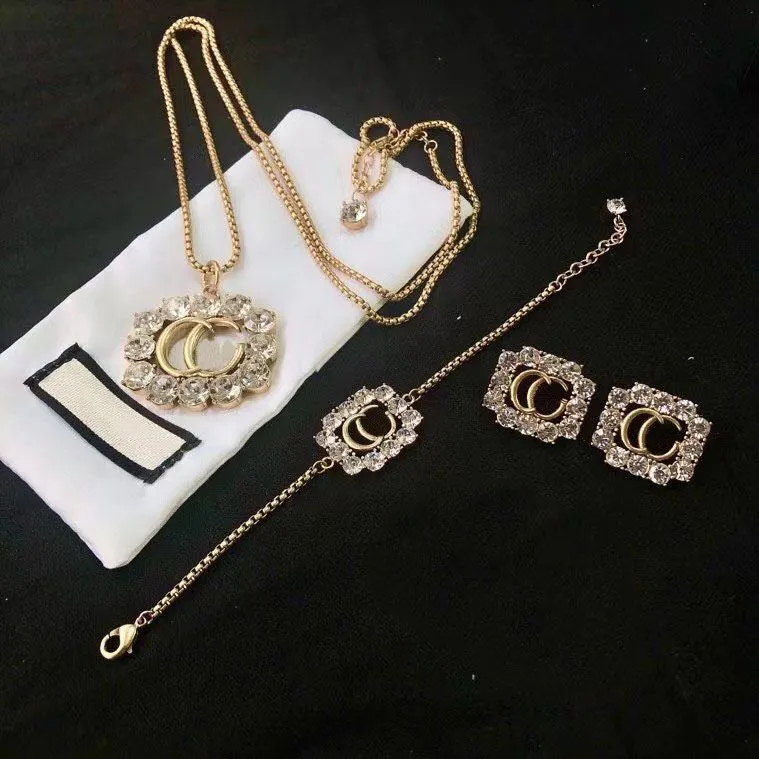 Orecchini da donna firmati Collana Bracciale in ottone con diamanti Ciondolo con lettera G cava Gioielli di moda di lusso senza scatola
