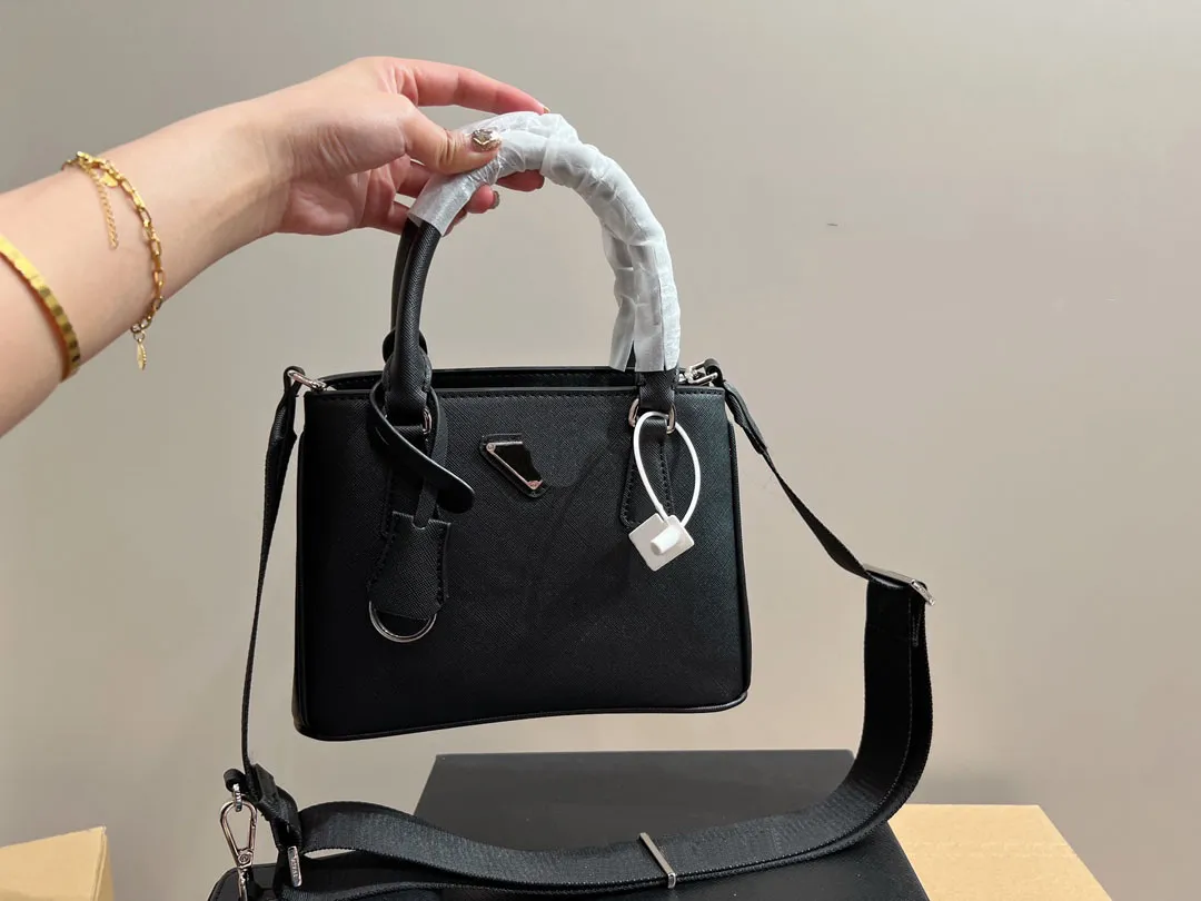 Sac à main polyvalent de mode avec différents styles Sacs de créateurs Matériel de luxe Sac à bandoulière décontracté adapté aux hommes et aux femmes Killer Bag Wallet