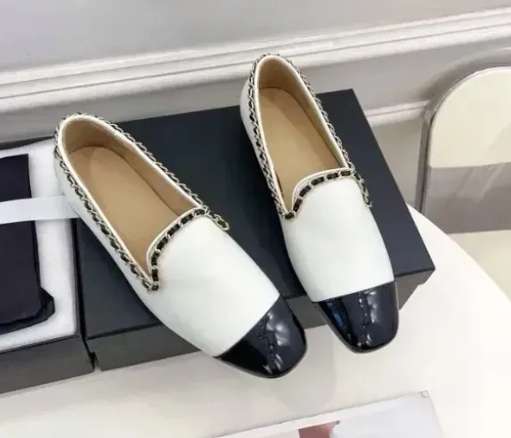 Mulheres de luxo sapatos casuais saltos corrente retro apartamentos dedo do pé quadrado deslizamento no mocassim