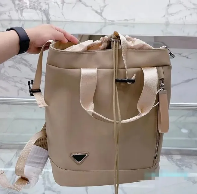 Rucksack Umhängetasche Große Kapazität Tragetaschen 99 Handtaschen Mode Buchstaben Schnur Haspe Design Dreieck Hardware Tasche Verstellbarer Riemen Innenfach