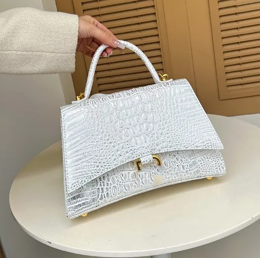 Зимняя новая модная маленькая квадратная сумка с крокодиловым узором, универсальная сумка, женские сумки через плечо