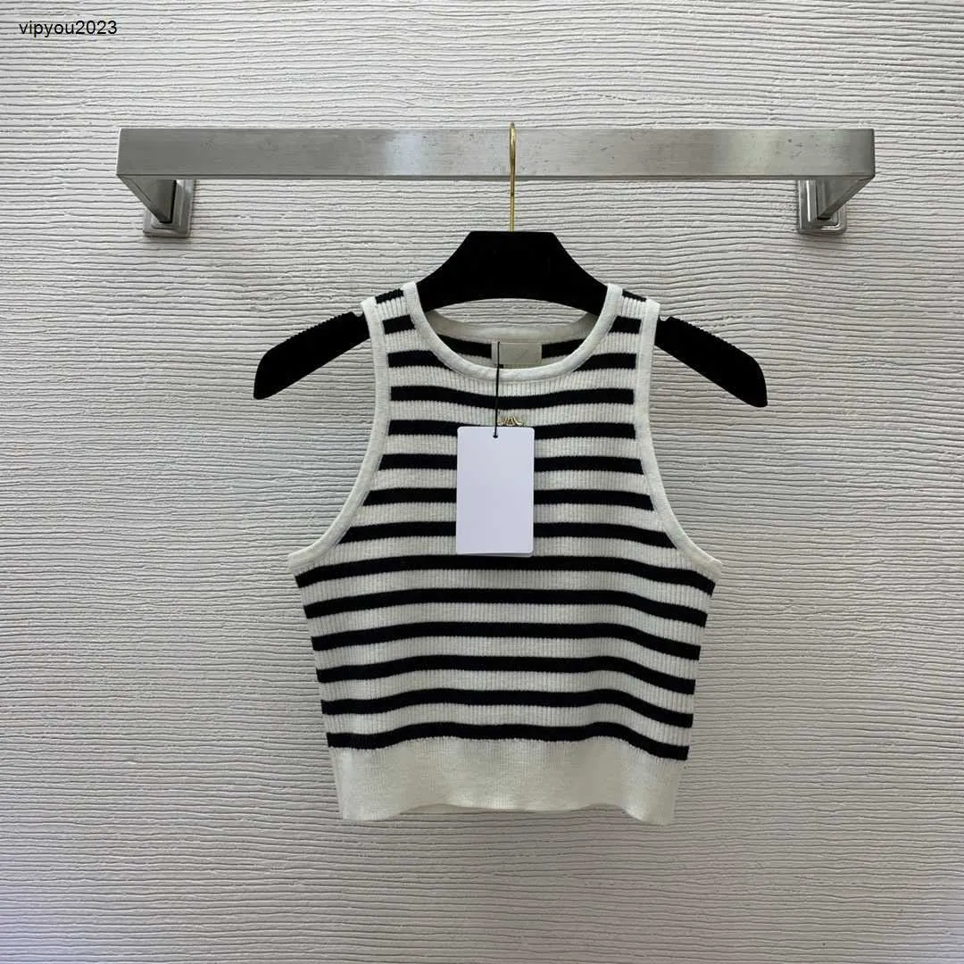 UO1R Tanks pour femmes Camis Designer Femmes Vente en tricot Vêtements dames Summer Fashion Decorative Striped Treed High Quality Haut Vêtements Jan 08 ZX28