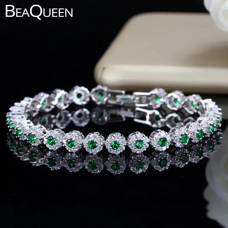 Beaqueen Trendy Green and White Yubic Zirconia Stone Stone Color Color Tennis Bracetes Dress Jewelry Accessoriesギフト女性B100 240106