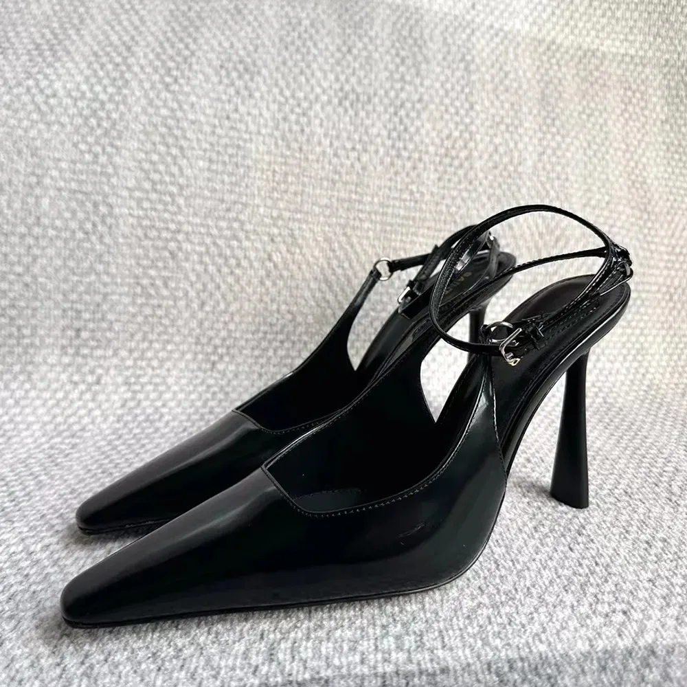 2024 Cuir verni Bout pointu Slingback Robe Chaussures Sandales Semelle extérieure en cuir 10cm Escarpins à talons aiguilles Designer de luxe pour femmes Chaussures de soirée 35-42 avec boîte