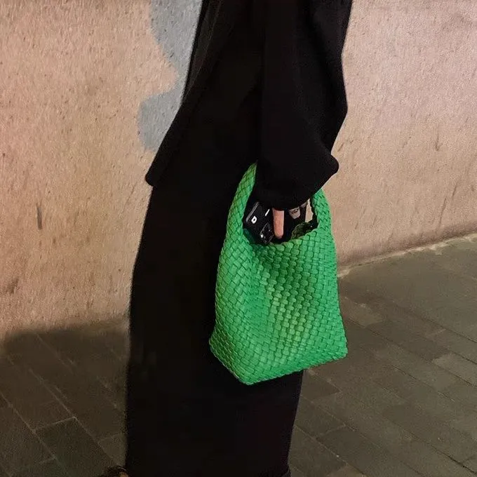 designer Woven small tote bag fashionable womens mens handbag 2024 new large capacity trendy vegetable basket bags CSD2401084-12