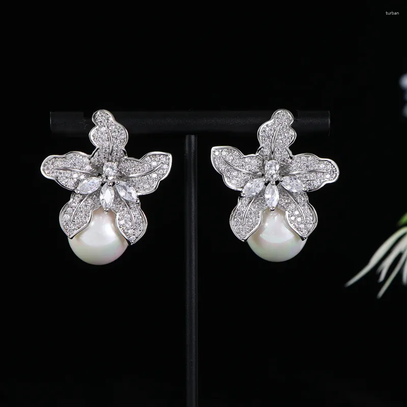 Boucles d'oreilles tendance en perles pour femmes, romantique, goutte de fleur à cinq pétales, élégante, mariage, Zircon cubique, E1160