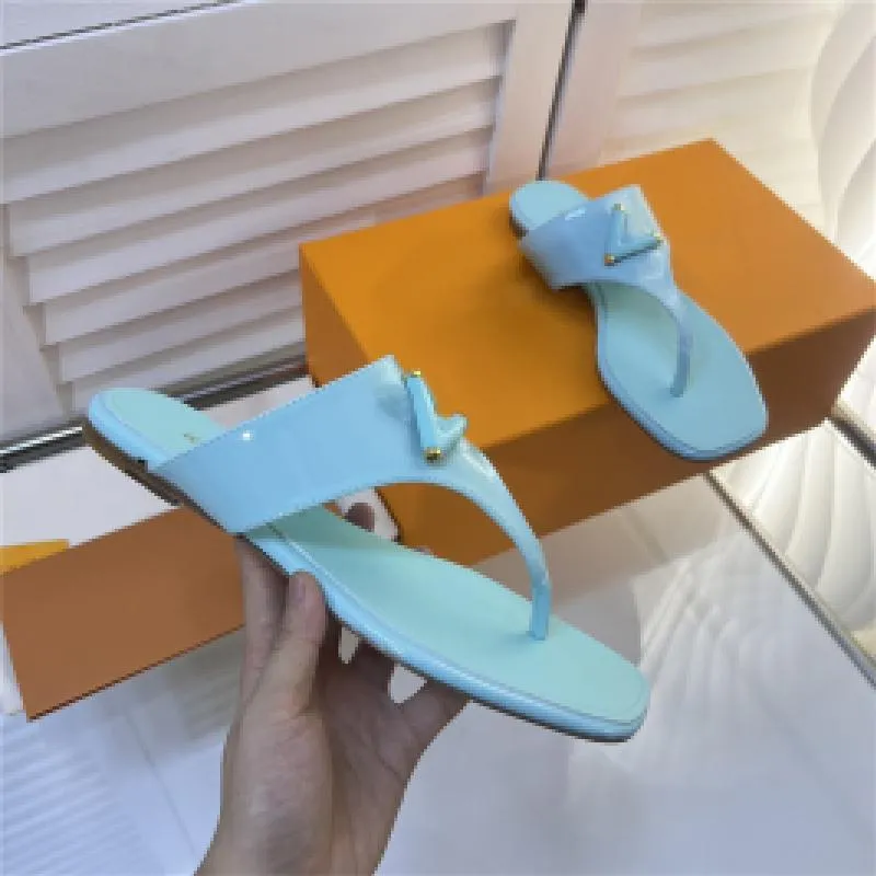 Designer Luksusowe klapki Flip Flops Flat Blue Skórzane buty Sandały z pudełkiem