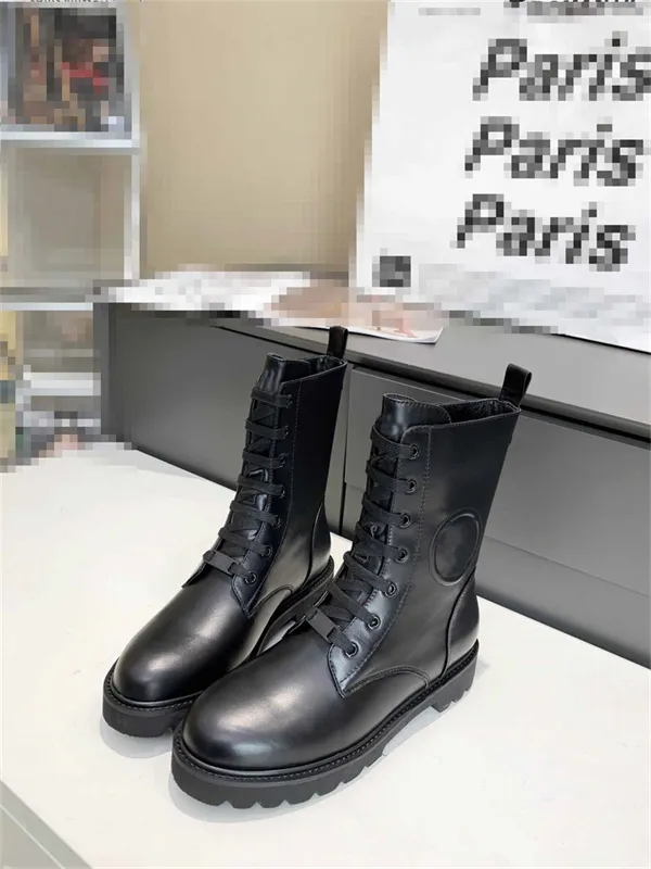 Chaussures de créateur nouvelles bottes d'angle pour femmes bottes à lacets en peau de vache noir bottes de Combat bottes de Combat chaussures chaussons avec boîte d'origine