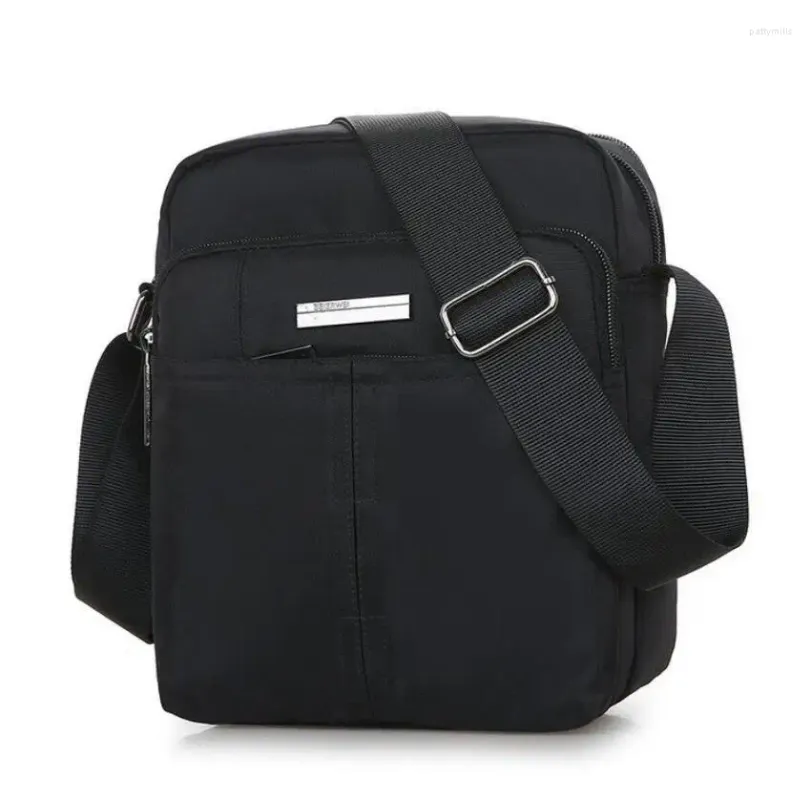 Kolejki 2024 Casual Messenger Bag Crossbody ramię Wysokiej jakości moda mała dla mężczyzn