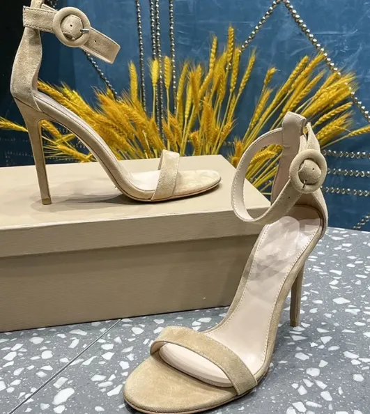Yeni yaz yüksek ince topuklu ünlü tarzı bir satır sandalet kadın çıplak süet seksi açık ayak parmağı deri ayakkabılar