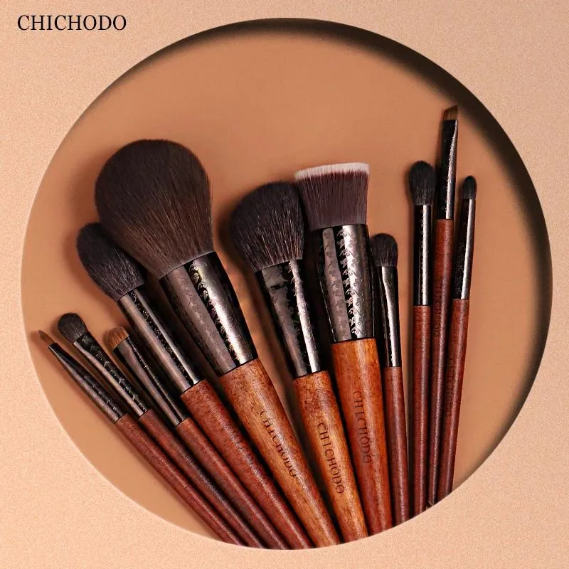 Borstar Chichodo Makeup Brush Amber Series Carved Tube Borsts11pcs Natural Hair SetPowder Foundation Eyeshadow Makeup Tools