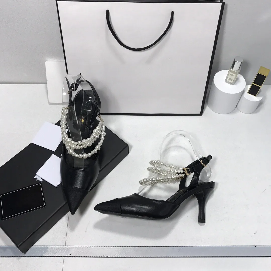 Perlen-Kitten-Heel-Sandalen, 2024, Frühjahr, neues Diamantgitter, weiche Ledersohle, Farbblockierung, leichte Luxus-Mode-Damenschuhe mit Hoof-Heels