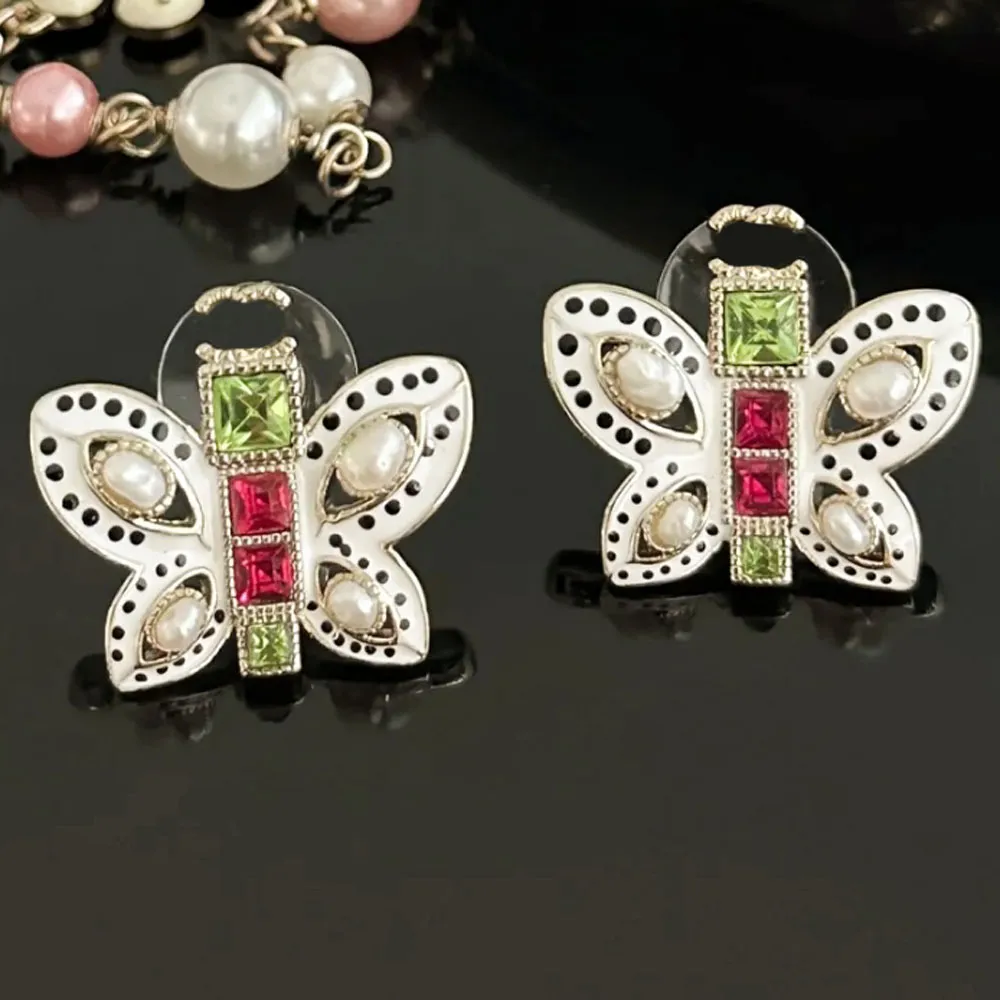 Högklassig designerörhängen Diamond Studs Butterfly Flower Pearl Earring 925 Silver Stud Copper Earring varumärke Womens Wedding Party Gifts