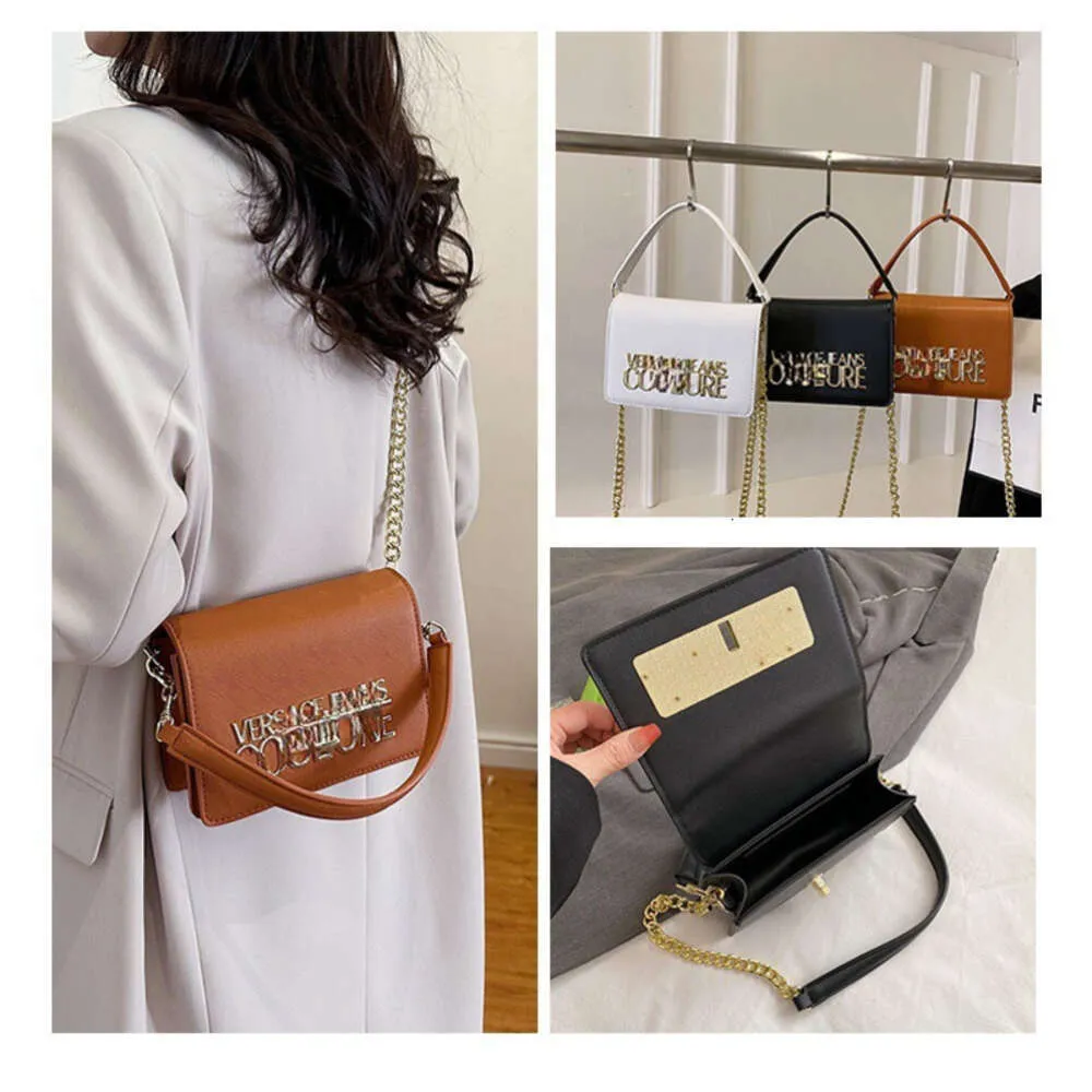 Alta calidad de moda pequeño cuadrado 2024 bolso de hombro de cadena versátil de moda bolso cruzado de letra simple y elegante para bolso de mujer