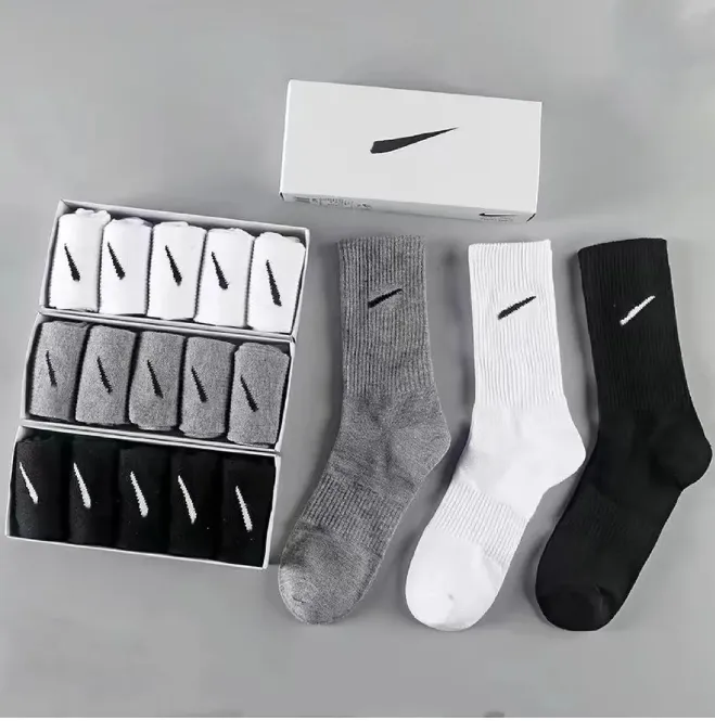 Designer Sock for Men Strumpor Grip Socks Motion Cotton Solid Color Classic Hook Ankle Breatble Black White Basketball Football Sports With Box