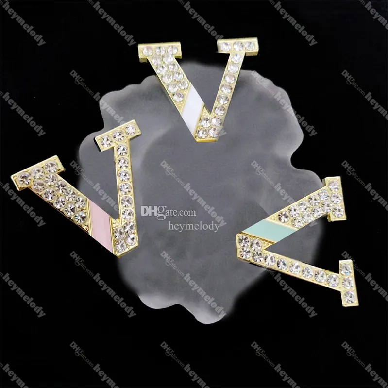 Half Diamond Candy Color Brosches Designer Guld Rhinestone Pins Letter Steel Seal Brosch Shirt Coat Collar Decoration Smycken Tillbehör