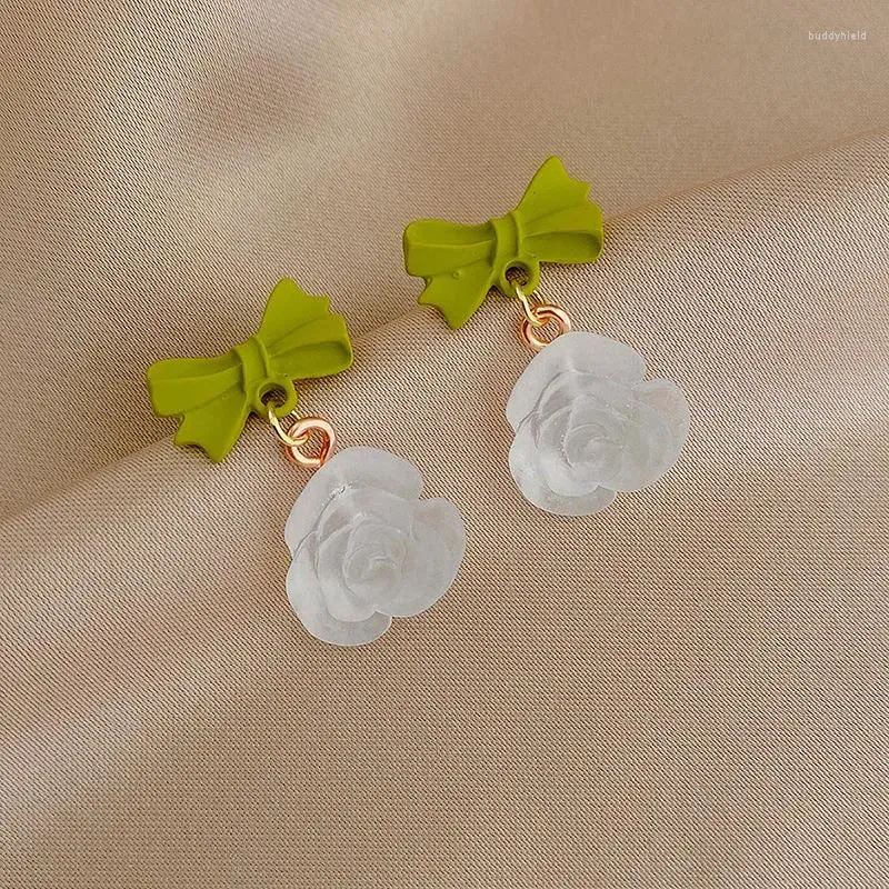 Boucles d'oreilles pendantes pour femmes européennes et américaines, nœud floral en acrylique, vente en gros frais