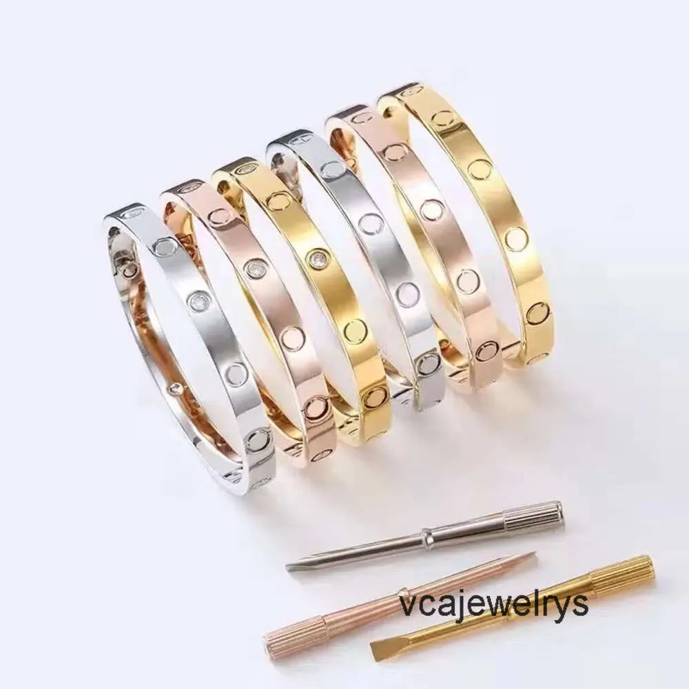 2024 Designer Bracelet titanium steel Luxury men's and women's 18K rose gold fashion popular do not fade color trend stainless steel accessories