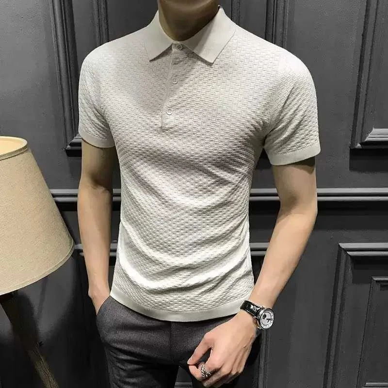 Diseñador de gama alta Nuevo camiseta de punto Hombres Verano Moda coreana Seda de hielo Polo transpirable Camisa de manga corta Hombres Top de lujo Y220715