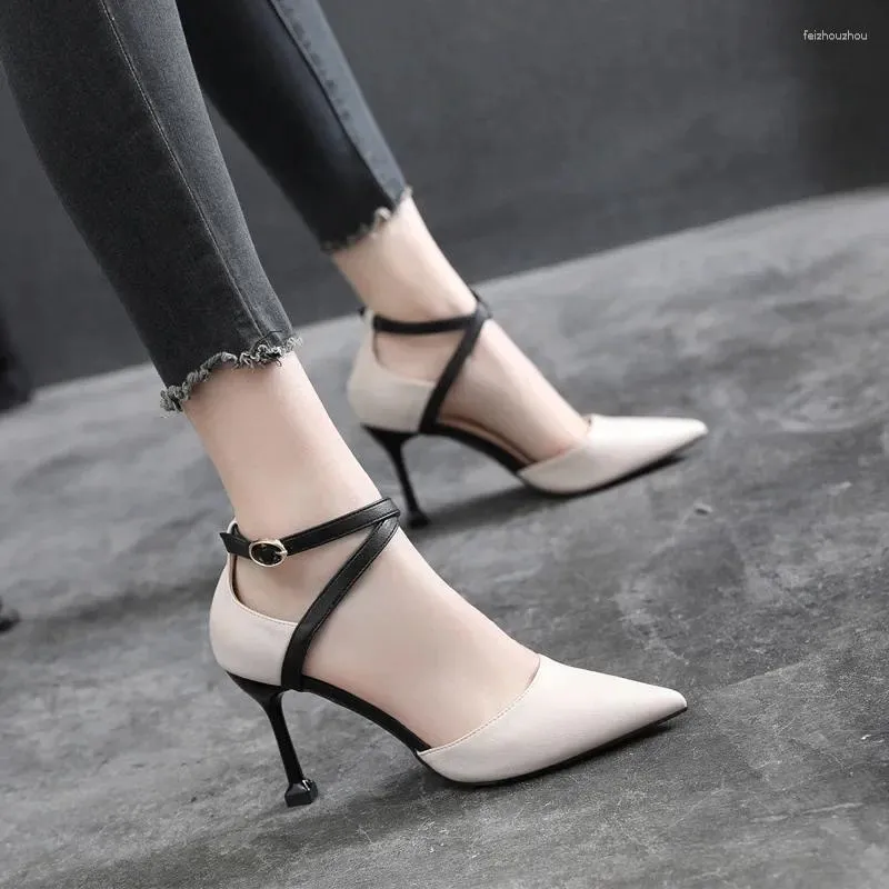 Sandálias apontadas saltos stiletto tamanho pequeno 30 a 44 fivela mulheres sapatos preto verão