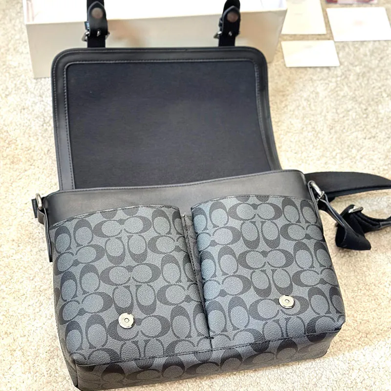 Fashion Designer bag Reprint cowhide Fashion super retro Cool clamshell size 30X24cm Hand-held crossbody bag messenger bag