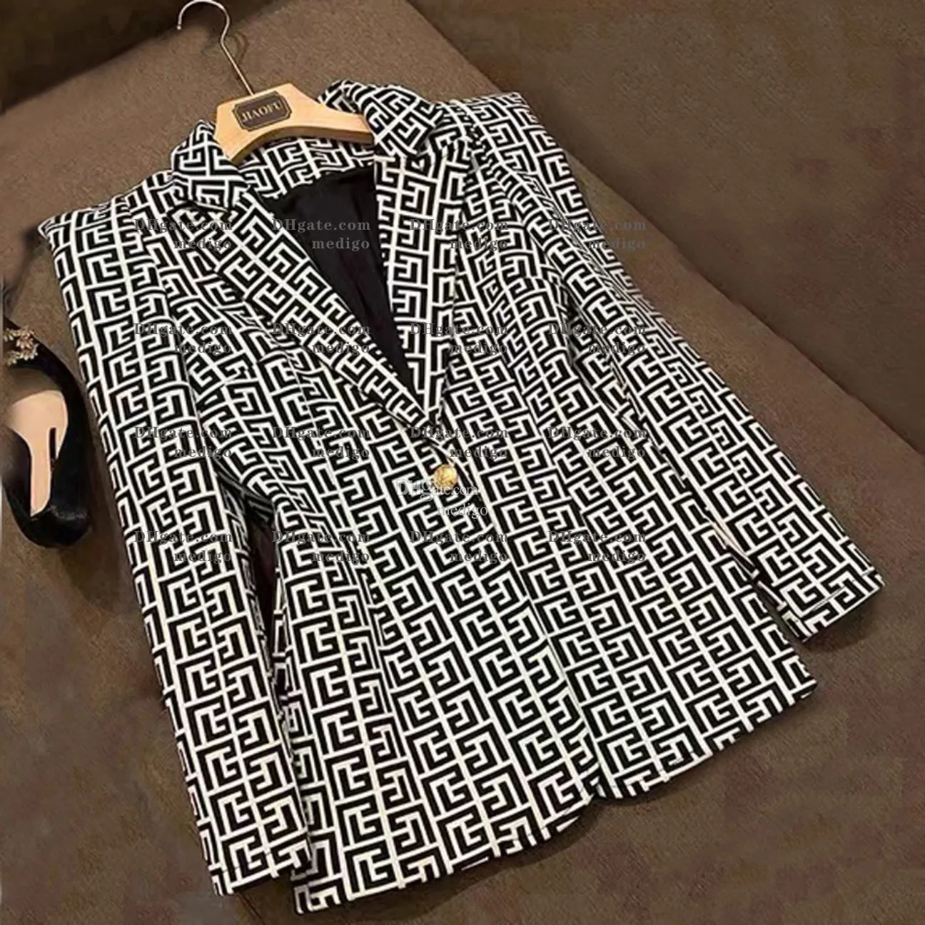 レディーススーツブレザースーツタイドブランド高品質のレトロファッションデザイナーグレーシリーズスーツジャケットライオンダブルブレストスリムプラスサイズの女性服