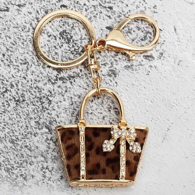 Nyckelringar Mini Bag Keychain Horse Päls Key Chain Fashion Keyrings For Women Lady Handbag Charm Pendant Car Key Rbirthday Gifts J240108
