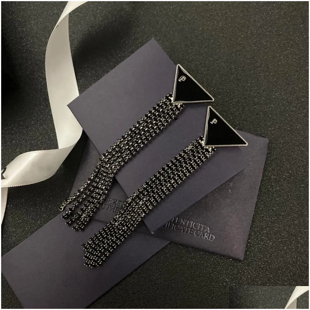 Stud donna moda marchio orecchini neri triangolo lunga catena nappa ciondola orecchini a bottone goccia hanno francobolli eardrop per signora designer di lusso Dhlin