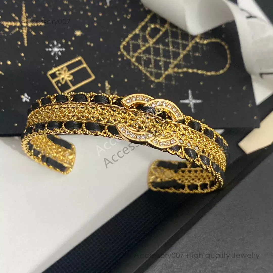 designer jewelry bracelet Classic Bangle Cuff Bracelet Women Leather Luxury Designer Letter Bracelet Crystal 18K Gold Plated Not easy to change Color Wedding