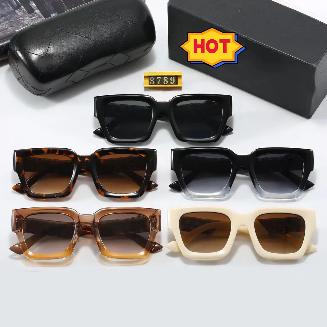 Retro vierkante modieuze zonnebril voor dames en heren, UV-bescherming. Gepolariseerde retro klassieke kleine vierkante modebril met doos