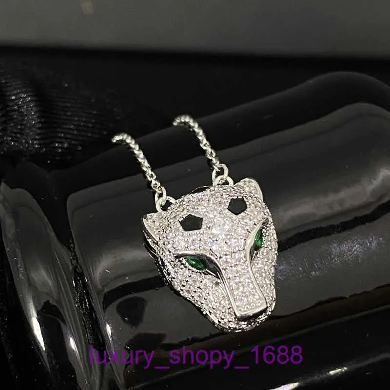 2024 Collier de gâteau à anneau unique de pneus de voiture de concepteur Sterling incrusté de collier de tête de léopard de diamant plaqué de cuivre guépard en or véritable avec boîte d'origine