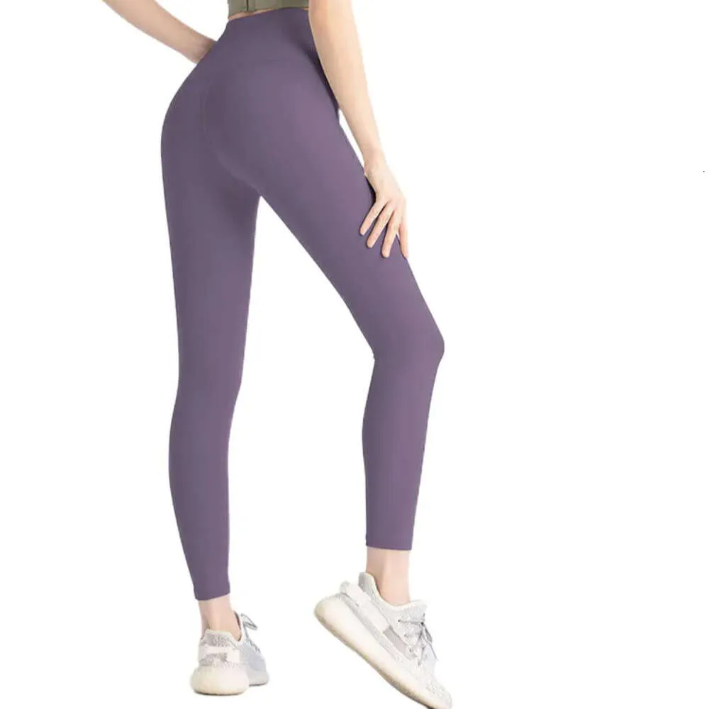 "Ultimate Comfort Yoga Pants Leggings for Women - Stylish Croped Shorts för träning, löpning och fitness - Andningsbara sport leggings för flickor - Slim Fit Gym Wear"
