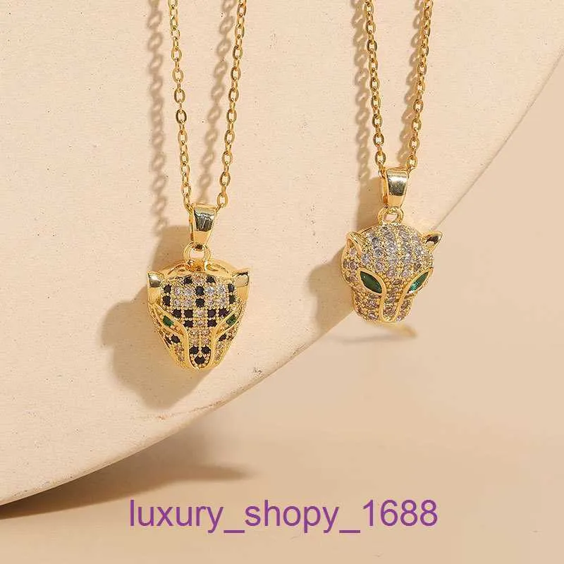 Bildäcks amuletthalsband lyxiga fina smycken Cross Mirror Hot Selling Leopard Head Zircon Pendant Fashion Light mångsidig koppar med originalbox