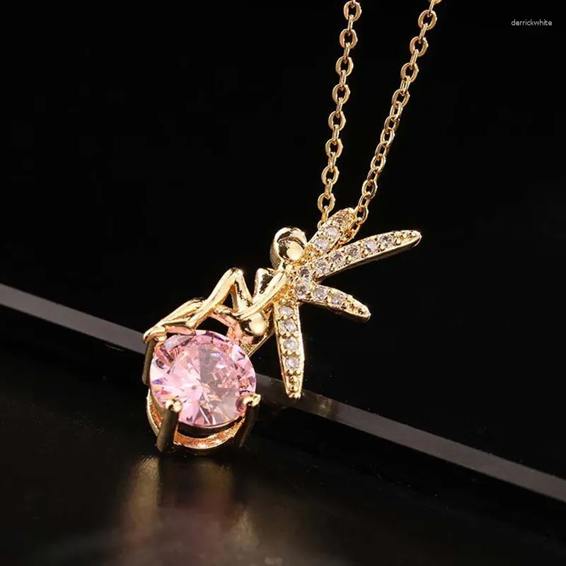 Hänghalsband halsband för kvinnors 18k guldpläterade klo uppsättning med rosa kristall zirkon fairy mode smycken