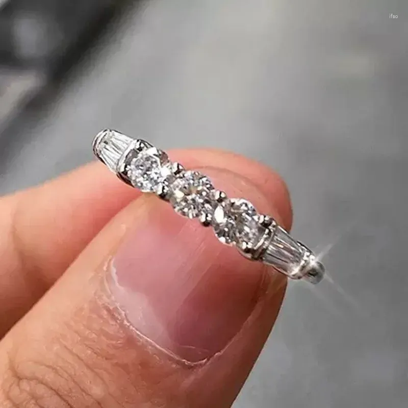 Bagues de cluster Petite rangée unique fraîche Zircone cubique pour femmes filles Mode élégante mariée accessoires de fête de mariage cadeaux d'anniversaire