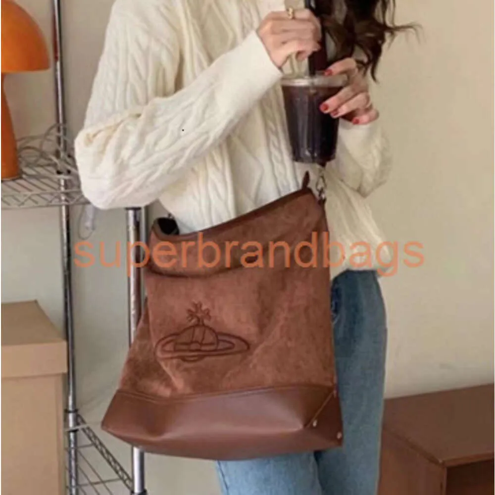 Designer Vivienne Bag Kaiser Witwe Saturn Wildleder Leder mittelalterlicher Tragetasche Unterarmtasche große Kapazität Eins schulter -diagonaler Kreuz Hobo -Tasche