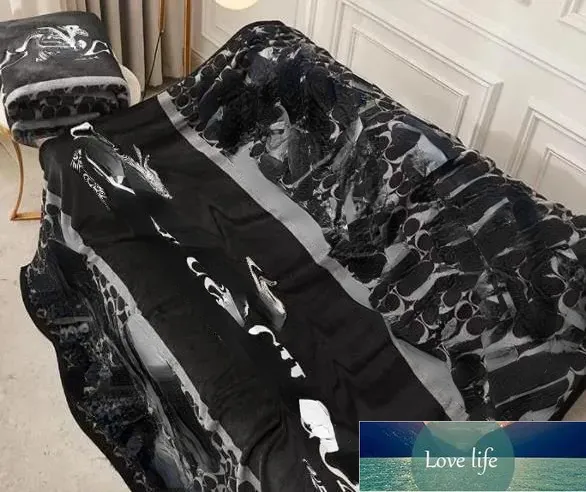 Kalite Tasarımcı Battaniyesi 150x200cm Klasik Renk Hava Moda Koşullandırma Araba Seyahat Banyosu Havlu Yumuşak Kış Mercan Polar Şal At Battaniyeleri