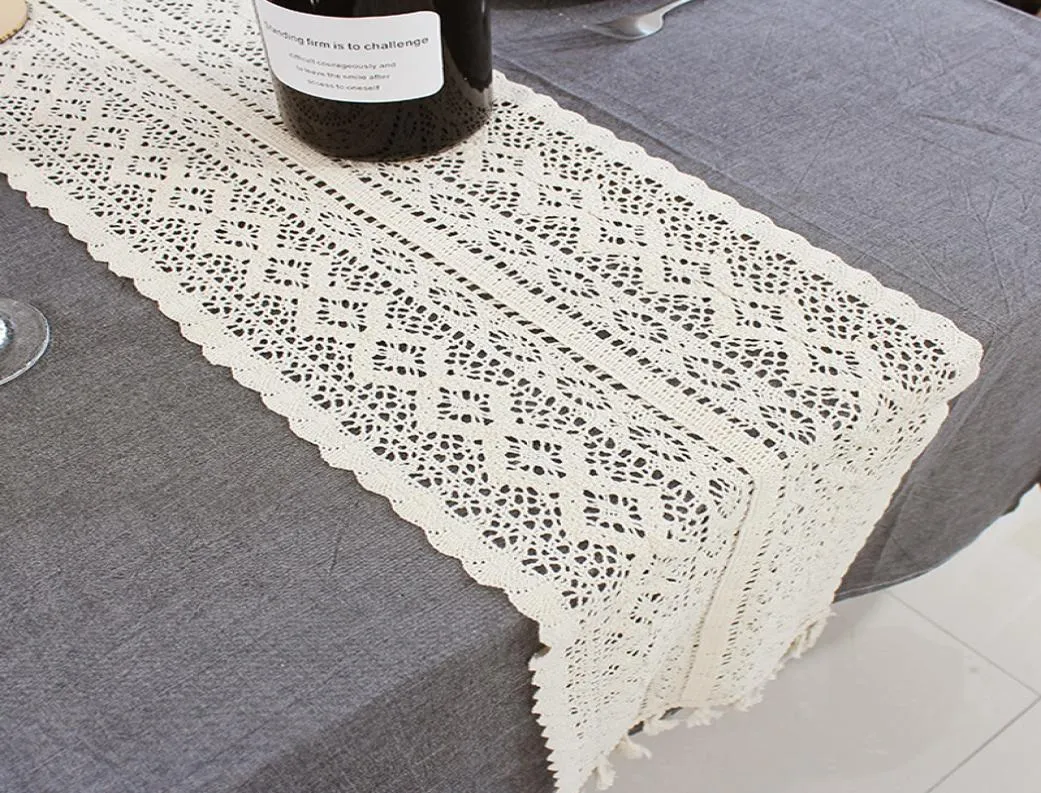 Beige Crochet Lace Table Runner with Tassel Cotton Wedding Decor Hollow Tablecloth Nordic Romance Table Cover Coffee Bed Runners D8465677