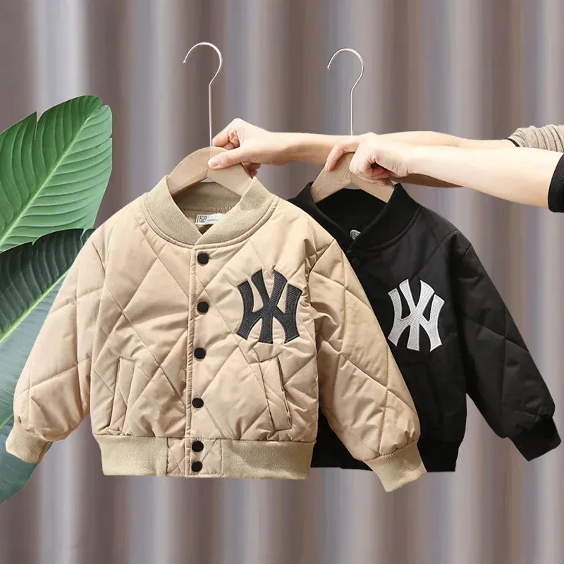 Autunno Bambini Boutique Abbigliamento Ragazze Ragazzi Lettera Giacca da baseball Cappotto per l'inverno Primavera Bambini Capispalla sportiva imbottita in cotone 240108