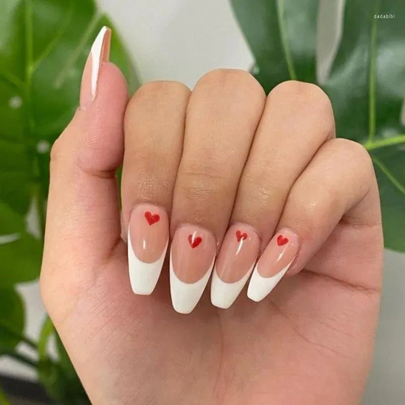 Falska naglar 24pc Tryck på Long Fake Acrylic French Pink Heart Almond Line White Edge Exquisite Luxury Design Nail For Girls