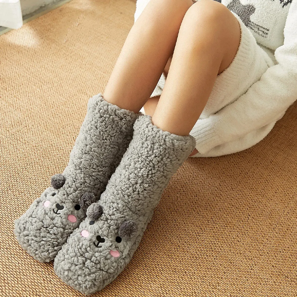 Plush Socks For Women's Autumn And Winter Coral Plush Thickened And Warm born Cute Sleep Home Bear Plush Floor Socks 240104