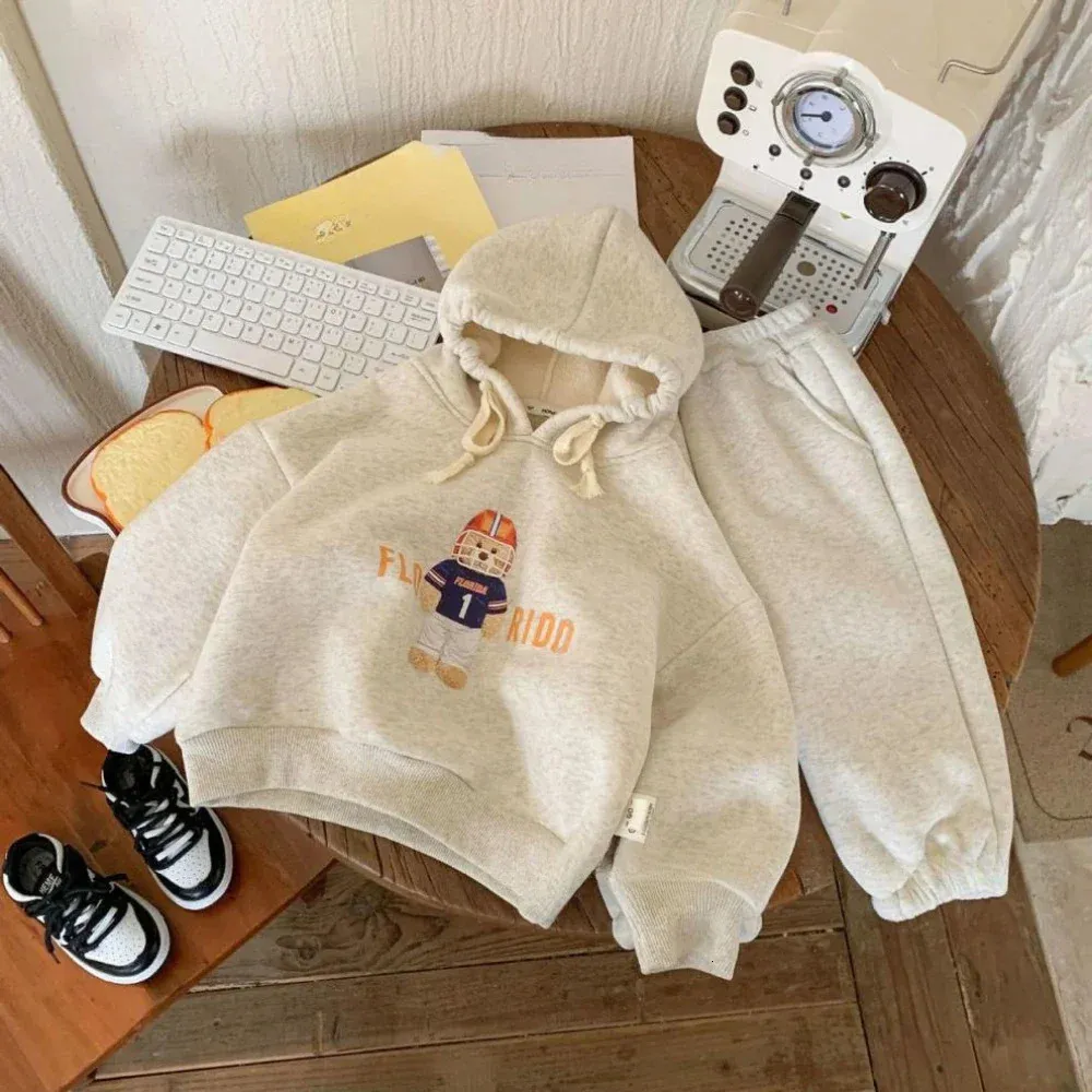 Baby Girls Boys Clothes Set Kid Cartoon HoodiesPant 2pcs Outfits Fall Winter 1 To 6Yrs Children's Warm Fleece Clotes Suits 240108