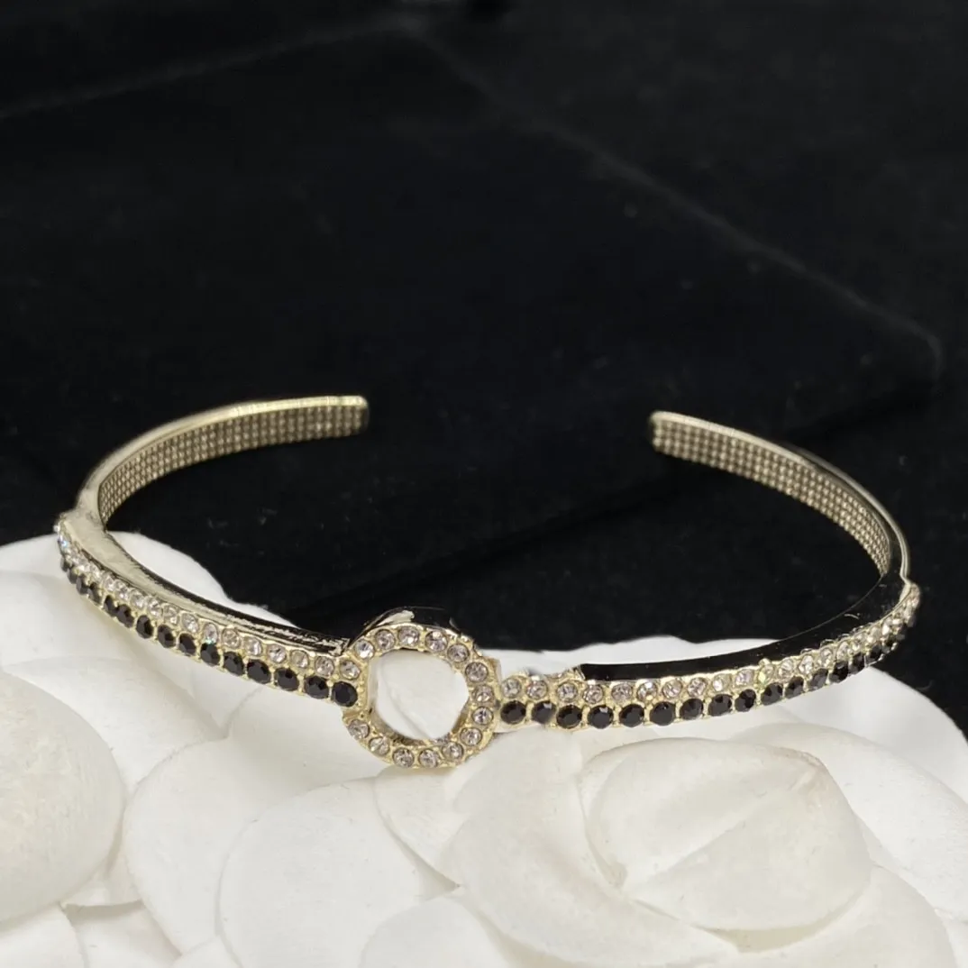 Nuovo braccialetto braccialetto di diamanti designer braccialetto amante lettera braccialetti per gioielli di moda donna